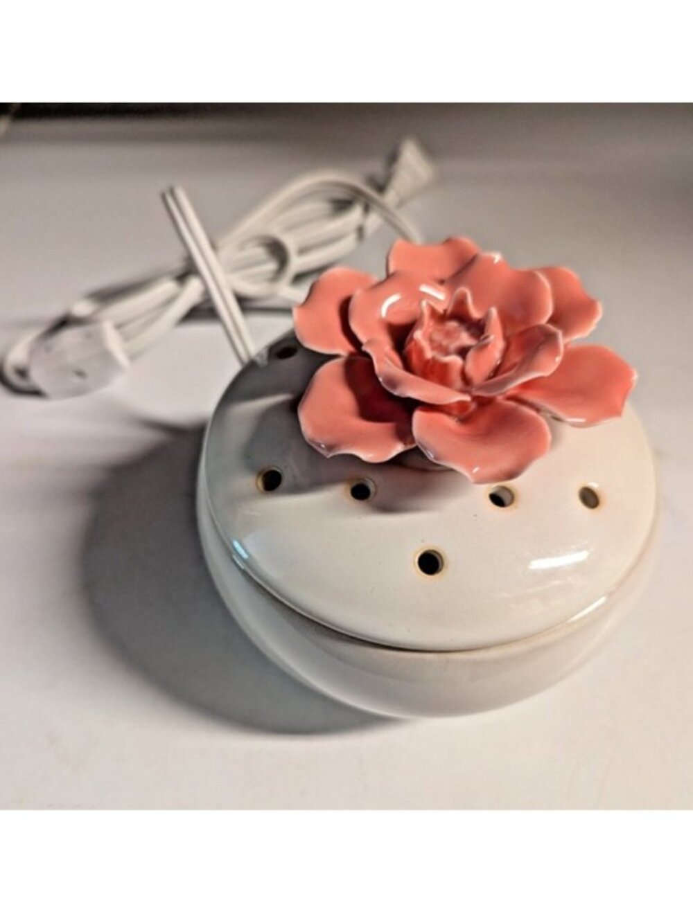 Scentsy Element Warmer IN BLOOM White with Pink Flower Ceramic Chic Elegant Nice